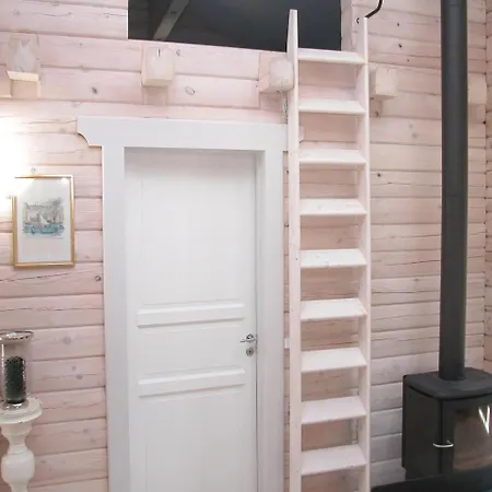 Three-bedroom Holiday In * Rønne