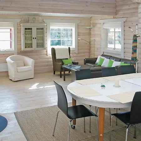 Three-bedroom Holiday In