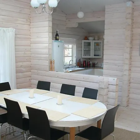 Three-bedroom Holiday In Semesterbostad