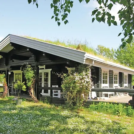 Semesterbostad Three-bedroom Holiday In Rønne